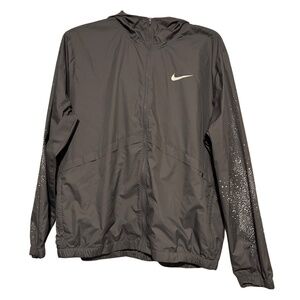 Women’s Nike Essential Water-Repellent Hooded Running Jacket in Grey XXL